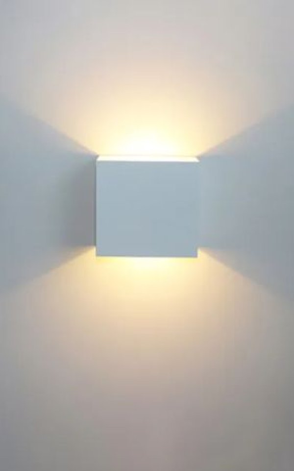Vanjska zidna lampa Snaga 12W 4000K IP65- crna