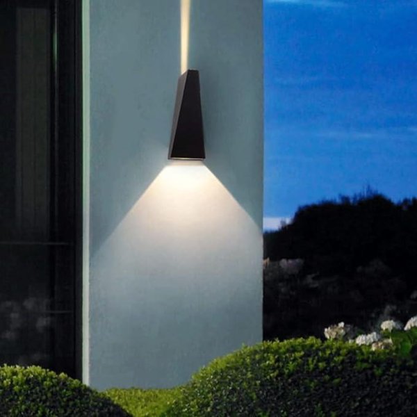 Vanjska zidna lampa Snaga 6W 3000K IP65- crna