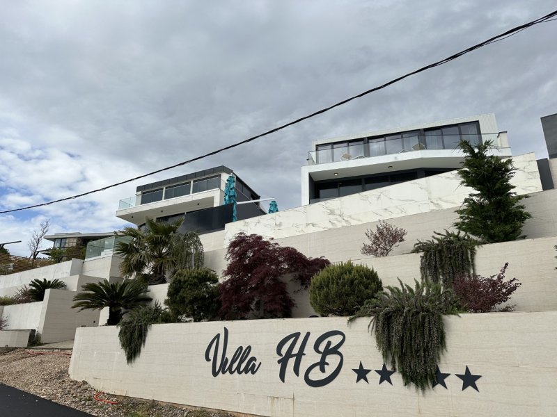 VILLA HB